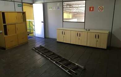 Imagem: O depósito possui 300m² de Área e está localizado em Jardim