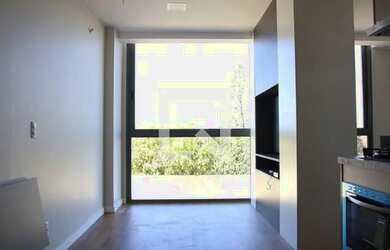 Imagem: O apartamento possui 1 Dormitório, 1 Banheiro, 1 Vaga na garagem