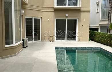 Imagem: A casa em condomínio possui 4 Dormitórios, 5 Banheiros, 4