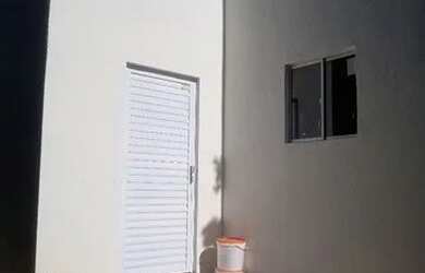 Imagem: A casa possui 2 Dormitórios, 1 Banheiro, 1 Vaga na garagem