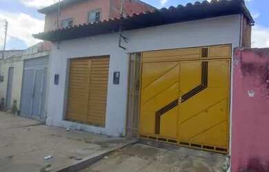 Imagem: A casa possui 2 Dormitórios, 2 Banheiros, 1 Vaga na garagem
