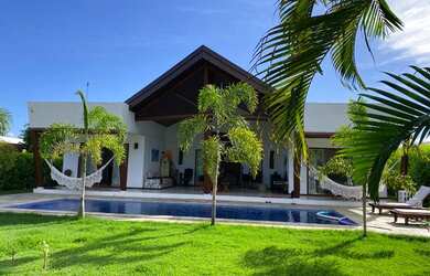 Imagem: A casa em condomínio possui 3 Dormitórios, 3 Banheiros, 1