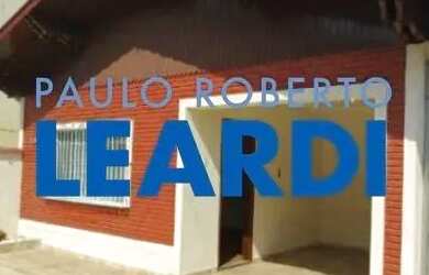 Imagem: A casa possui 3 Dormitórios, 3 Banheiros, 2 Vagas na garagem