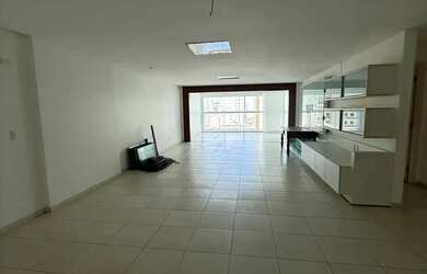 Imagem: O apartamento possui 3 Dormitórios, 5 Banheiros, 3 Vagas na