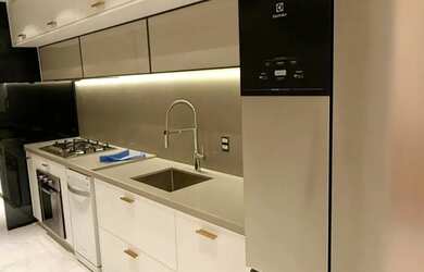 Imagem: O apartamento possui 3 Dormitórios, 2 Banheiros, 2 Vagas na