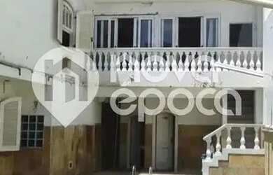 Imagem: A casa possui 5 Dormitórios, 5 Banheiros, 5 Vagas na garagem