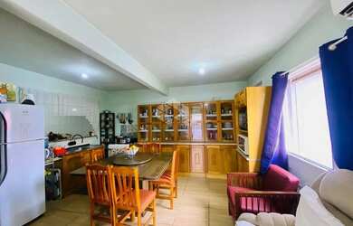 Imagem 10: Esse sobrado é pra quem ama conforto e muito espaço!