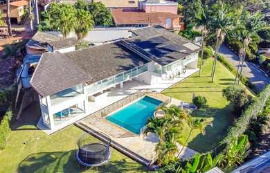 Imagem 2: Casa em condomínio indisponível com 8 quartos, sendo 8 suítes , 1,100m²