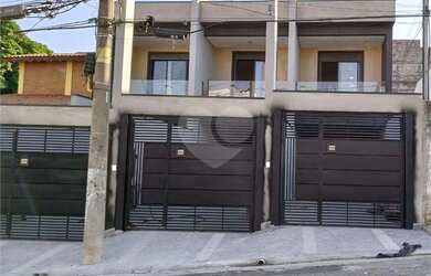 Imagem: A casa possui 3 Dormitórios, 2 Banheiros, 2 Vagas na garagem