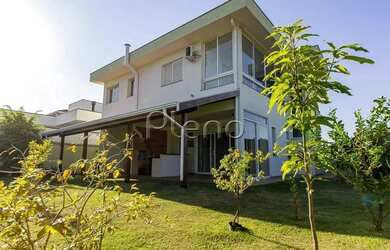 Imagem: A casa em condomínio possui 3 Dormitórios, 3 Banheiros, 4