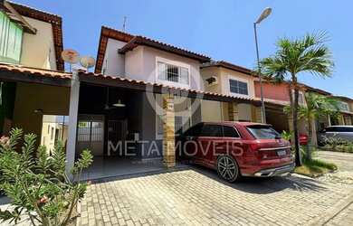 Imagem: A casa possui 4 Dormitórios, 3 Banheiros, 2 Vagas na garagem