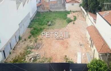 Imagem: O terreno possui 1400m² de Área e está localizado em Vila