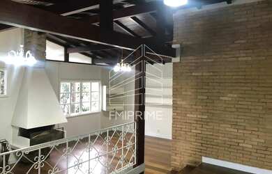 Imagem: A casa possui 5 Dormitórios, 4 Banheiros, 2 Vagas na garagem