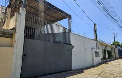 Imagem: O depósito possui 240m² de Área e está localizado em Waldemar