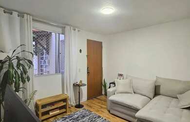 Imagem: O apartamento possui 2 Dormitórios, 1 Banheiro, 1 Vaga na garagem