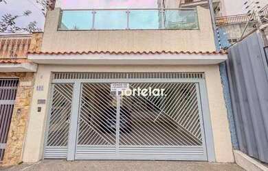 Imagem: A casa possui 3 Dormitórios, 2 Banheiros, 2 Vagas na garagem