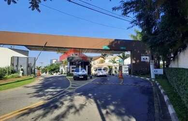 Imagem: O terreno possui 517m² de Área e está localizado em Golf