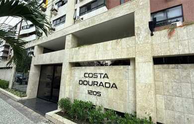 Imagem: O apartamento possui 4 Dormitórios, 4 Banheiros, 2 Vagas na