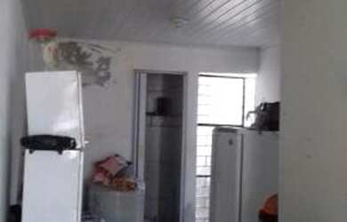 Imagem: A casa possui 2 Dormitórios, 1 Banheiro, 1 Vaga na garagem