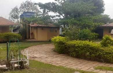 Imagem: A chácara possui 4.640m² de Área e está localizado em Portal