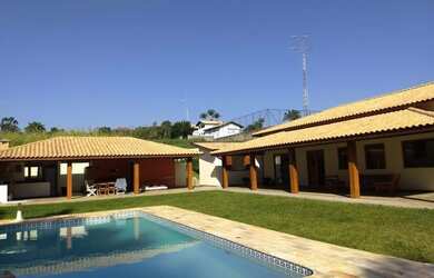 Imagem: A fazenda possui 800m² de Área e está localizado em Colinas