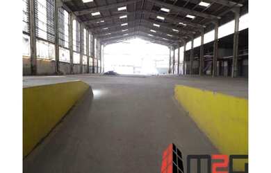 Imagem: O depósito possui 5 Vagas na garagem, 5.220m² de Área e