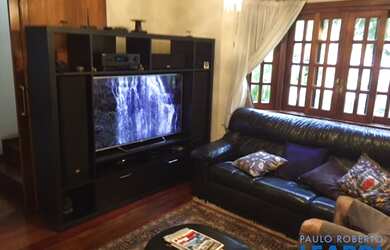 Imagem: A casa em condomínio possui 4 Dormitórios, 5 Banheiros, 2