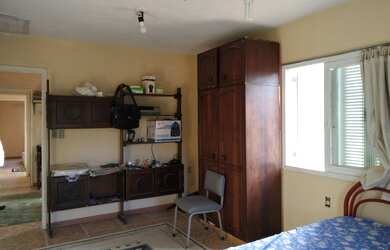 Imagem: A casa possui 2 Dormitórios, 3 Banheiros, 1 Vaga na garagem