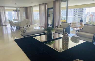 Imagem: O apartamento possui 4 Dormitórios, 5 Banheiros, 5 Vagas na