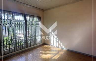 Imagem: A casa possui 2 Dormitórios, 2 Banheiros, 1 Vaga na garagem