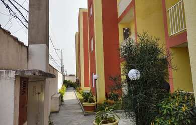 Imagem: O apartamento possui 2 Dormitórios, 1 Banheiro, 1 Vaga na garagem