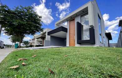 Imagem: A casa em condomínio possui 3 Dormitórios, 4 Banheiros, 2