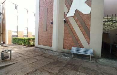 Imagem: O apartamento possui 3 Dormitórios, 1 Banheiro, 1 Vaga na garagem