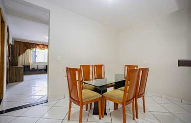 Imagem 10: Sobrado para venda tem 270 metros quadrados com 4 quartos em Sítio Cercado...