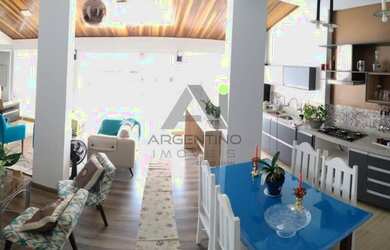 Imagem: A casa possui 5 Dormitórios, 5 Banheiros, 3 Vagas na garagem