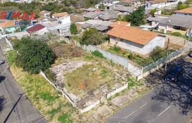 Imagem: O terreno possui 426m² de Área e está localizado em Olarias