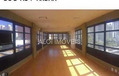 Imagem 11: Av Ibirapuera próximo ao Shopping Ibirapuera Entre as estações de metrô...