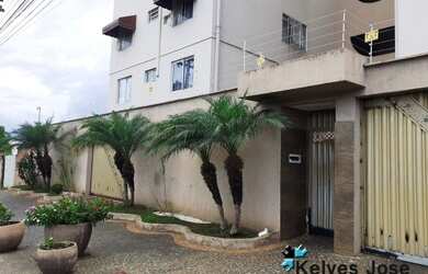 Imagem: O apartamento possui 3 Dormitórios, 1 Banheiro, 1 Vaga na garagem