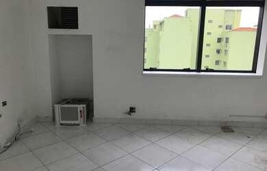 Imagem: O depósito possui 1 Vaga na garagem, 35m² de Área e está