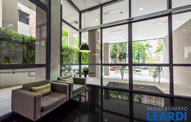 Imagem: O depósito possui 3 Vagas na garagem e 110m² de Área e está