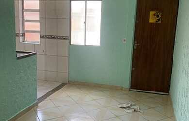 Imagem: O apartamento possui 2 Dormitórios, 1 Banheiro, 1 Vaga na garagem