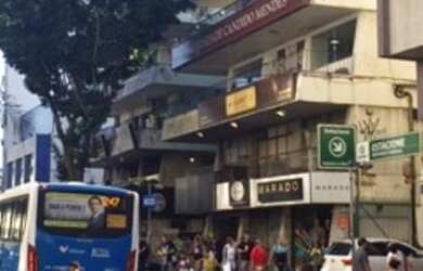 Imagem 2: Na Galeria OXFORD - Loja com excelente localização no melhor do Meier