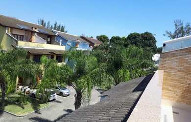 Imagem: A casa em condomínio possui 4 Dormitórios, 2 Banheiros, 2