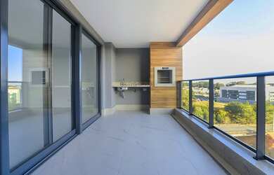 Imagem: O apartamento possui 3 Dormitórios, 1 Banheiro, 2 Vagas na