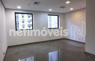 Imagem: O depósito possui 1 Vaga na garagem, 33m² de Área e está