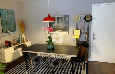 Imagem: O apartamento possui 2 Dormitórios, 2 Banheiros, 1 Vaga na