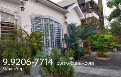 Imagem: A casa possui 4 Dormitórios, 3 Banheiros, 4 Vagas na garagem