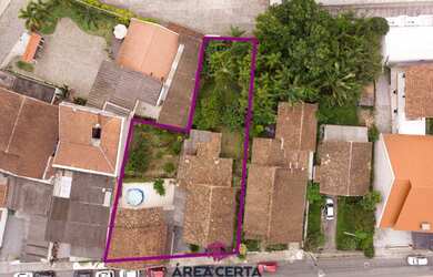 Imagem: O terreno possui 886m² de Área e está localizado em Água
