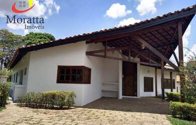 Imagem: A casa possui 3 Dormitórios, 2 Banheiros, 200m² de Área e