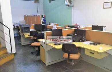 Imagem: O depósito possui 340m² de Área e está localizado em Alphaville